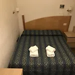 게스트하우스 Tawhid 4*