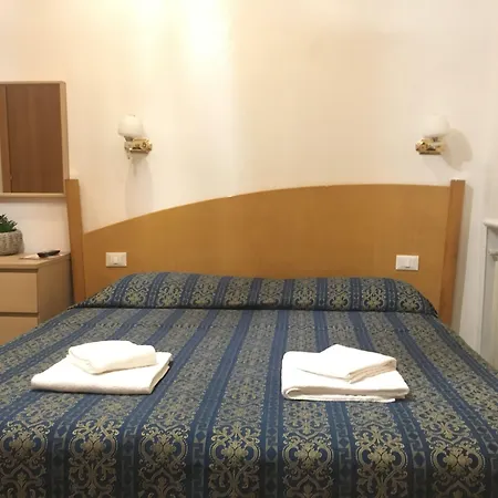 Tawhid Πανσιόν 4*